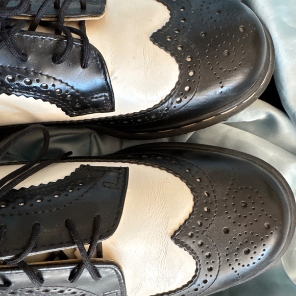 Dr. Martens Bex Brogue Shoes Black White Wingtip Oxford England US •M 8,W10. main image 12